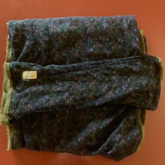 Urban Outfitters Reversible Infinity Scarf - Picture 3 of 3